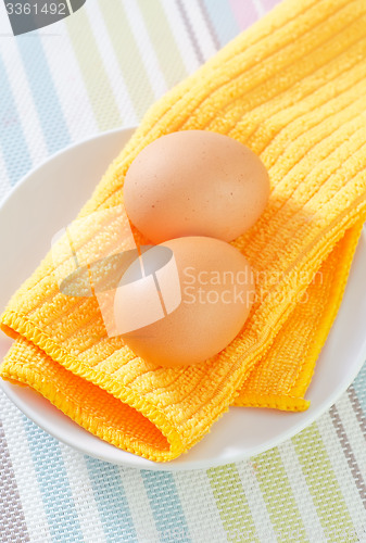 Image of raw eggs