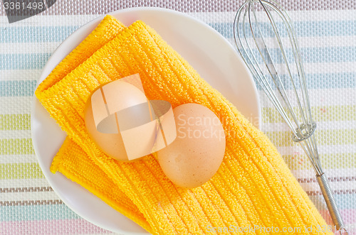 Image of raw eggs