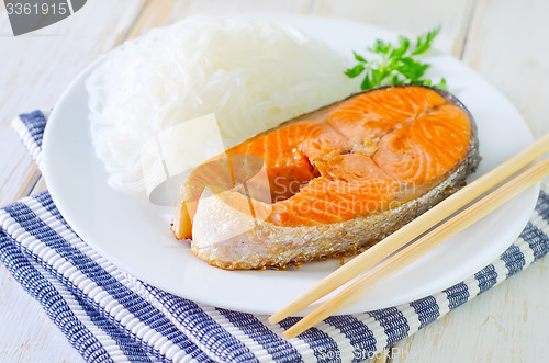 Image of salmon with rice noodles