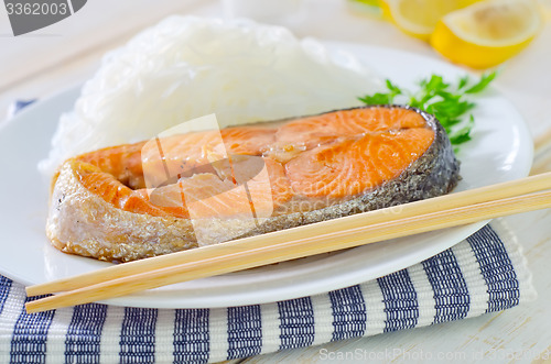 Image of salmon with rice noodles