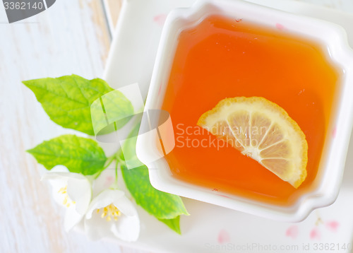 Image of jasmin tea with lemon