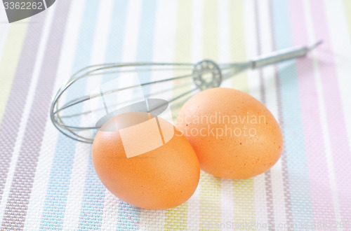 Image of raw eggs