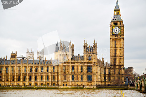 Image of exterio architecture in england  wall and history