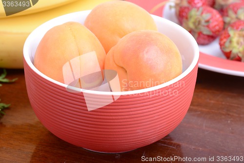 Image of Strawberry and apricots