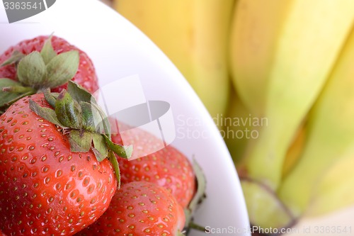 Image of healthy strawberry with fruits