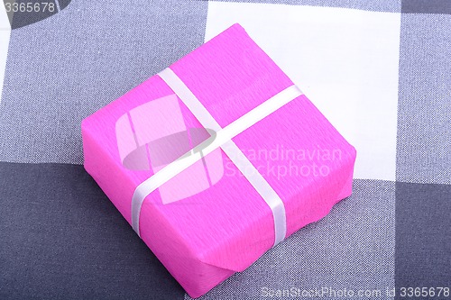 Image of red holiday gift box 