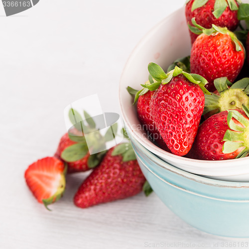 Image of Bowls with strawberries