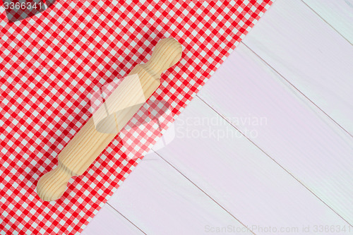 Image of Kitchenware on red towel