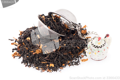 Image of Black dry tea with petals