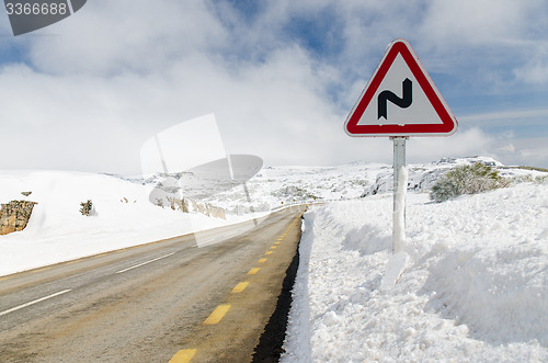 Image of Dangerous curves sign