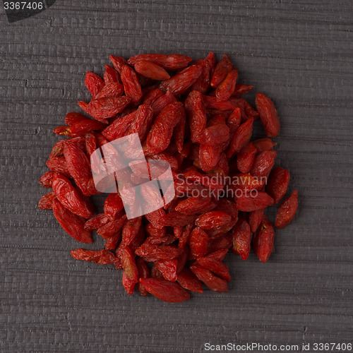 Image of Circle of dry red goji berries