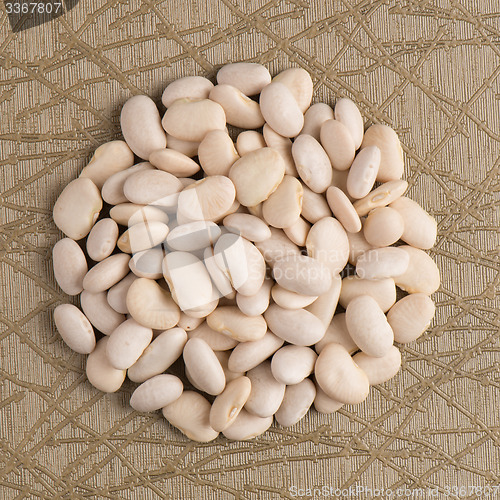 Image of Circle of white beans