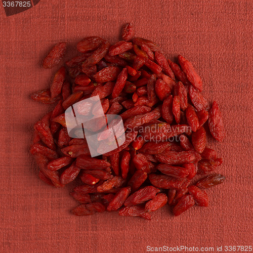 Image of Circle of dry red goji berries