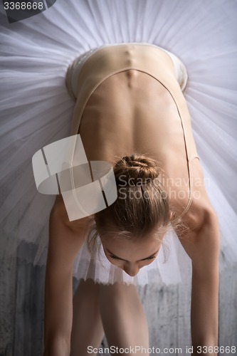 Image of Ballerina in white tutu makes you lean forward