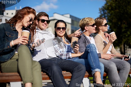 Image of group of students or teenagers drinking coffee