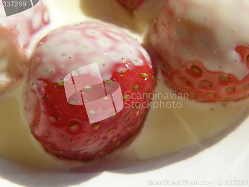 Image of Strawberry with creem