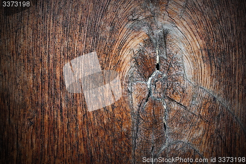 Image of knot on ancient oak plank