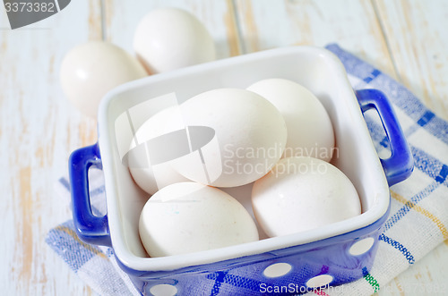 Image of raw eggs