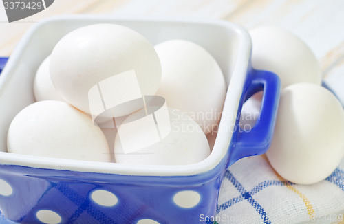 Image of raw eggs