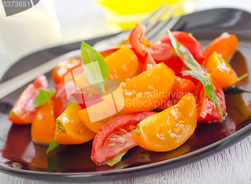 Image of salad witn tomato