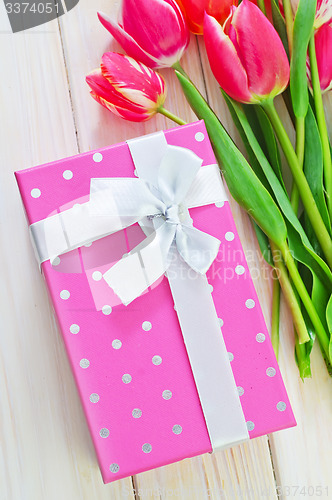 Image of box for present