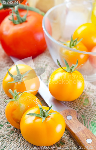 Image of yellow tomato