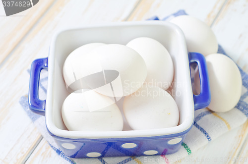 Image of raw eggs