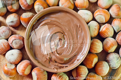 Image of creame with hazelnuts