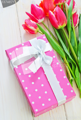 Image of box for present