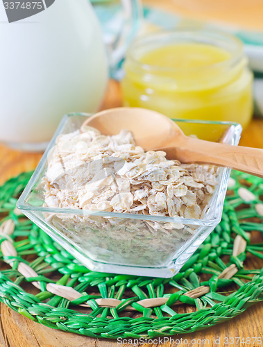 Image of milk, oa flake and honey