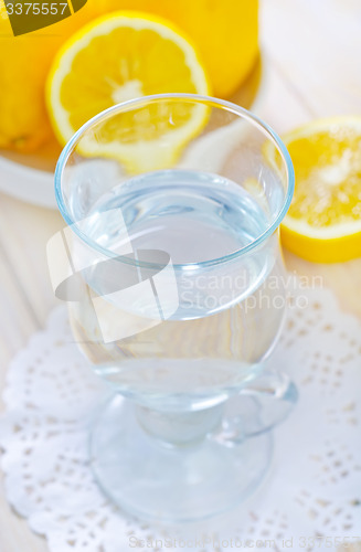 Image of water with lemons