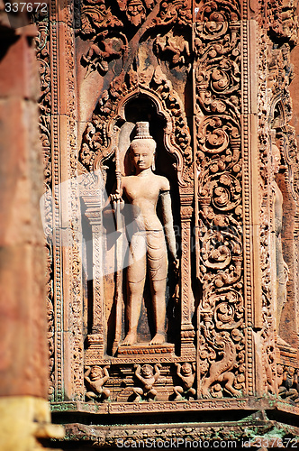Image of Statue carving on mandapa, Banteay Sreiz, Cambodia