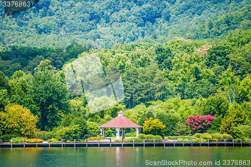 Image of scenery around lake lure north carolina