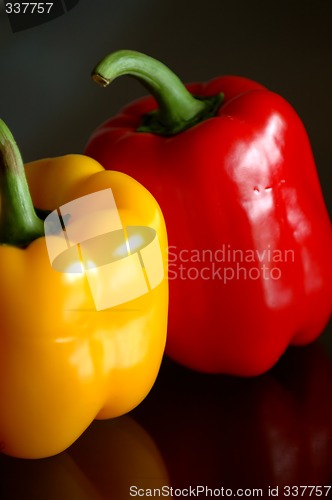 Image of Yellow and red paprica