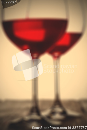 Image of red wine in goblets