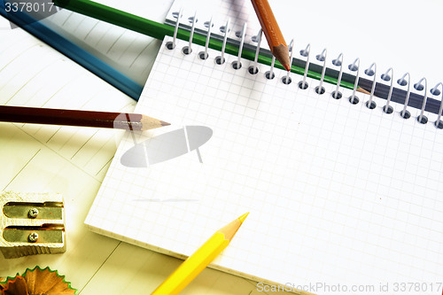 Image of Color pencil and agenda