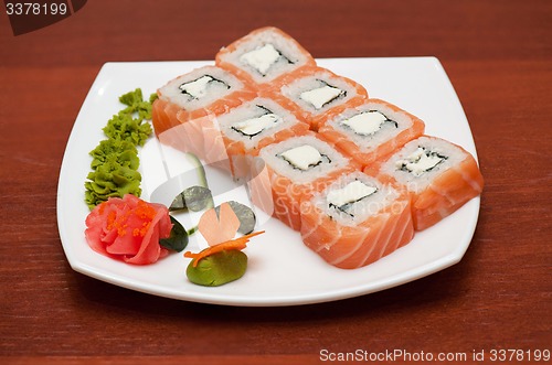 Image of Roll with cream cheese and salmon