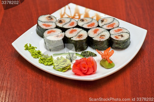 Image of Roll with smoked eel and salmon 