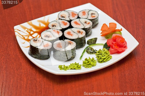 Image of Roll with smoked eel and salmon 