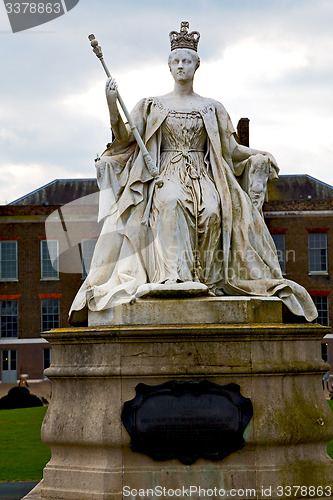 Image of historic   marble and statue in   england