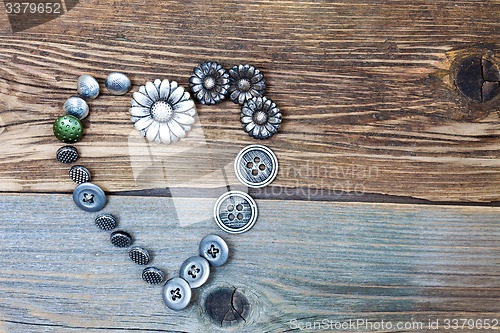 Image of vintage buttons heart