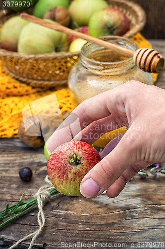 Image of apple and honey