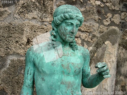 Image of statue at Pompei