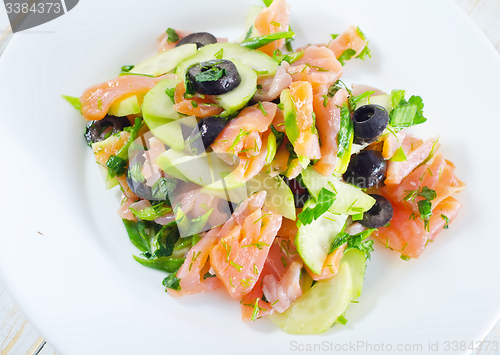 Image of salad with salmon