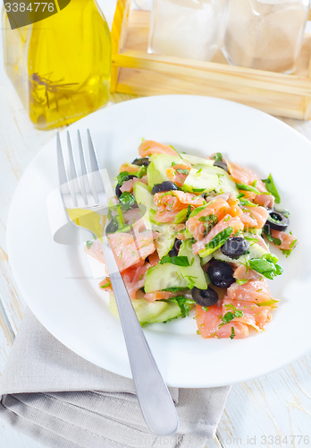 Image of salad with salmon