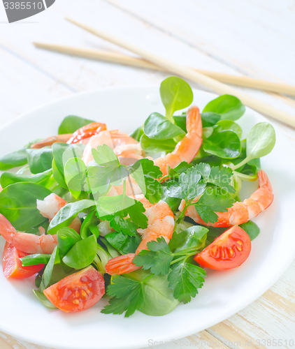 Image of salad with shrimps