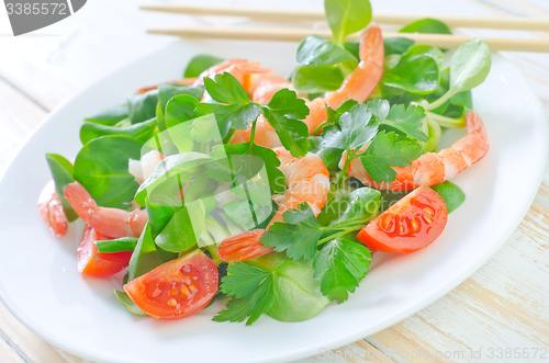 Image of salad with shrimps