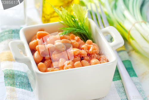 Image of white bean with tomato sauce