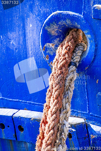 Image of Mooring line of a trawler