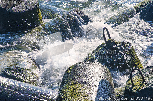 Image of wave-breaker with spindrift